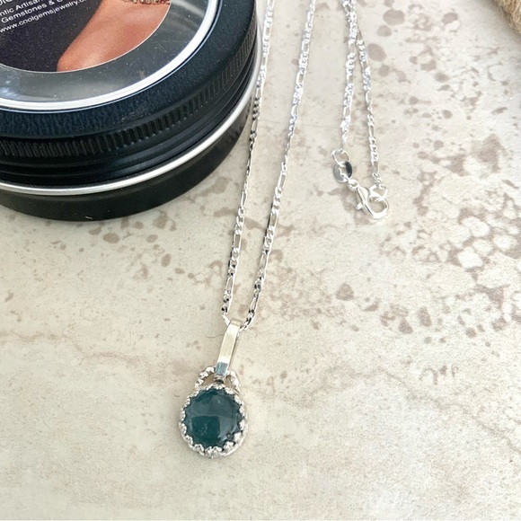 Dainty Deep blue aquamarine pendant. - Picture 3 of 10